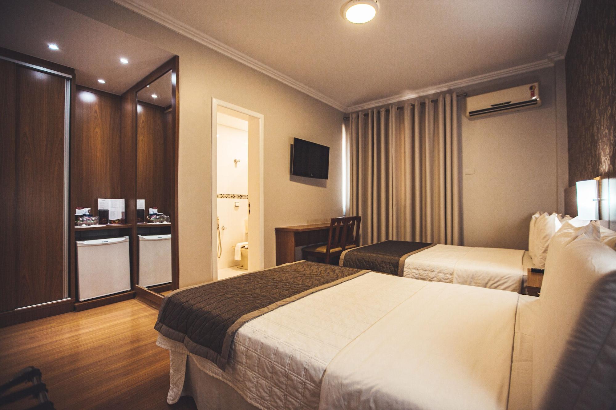 Hotel Rafain Centro Фос ду Игуасу Екстериор снимка