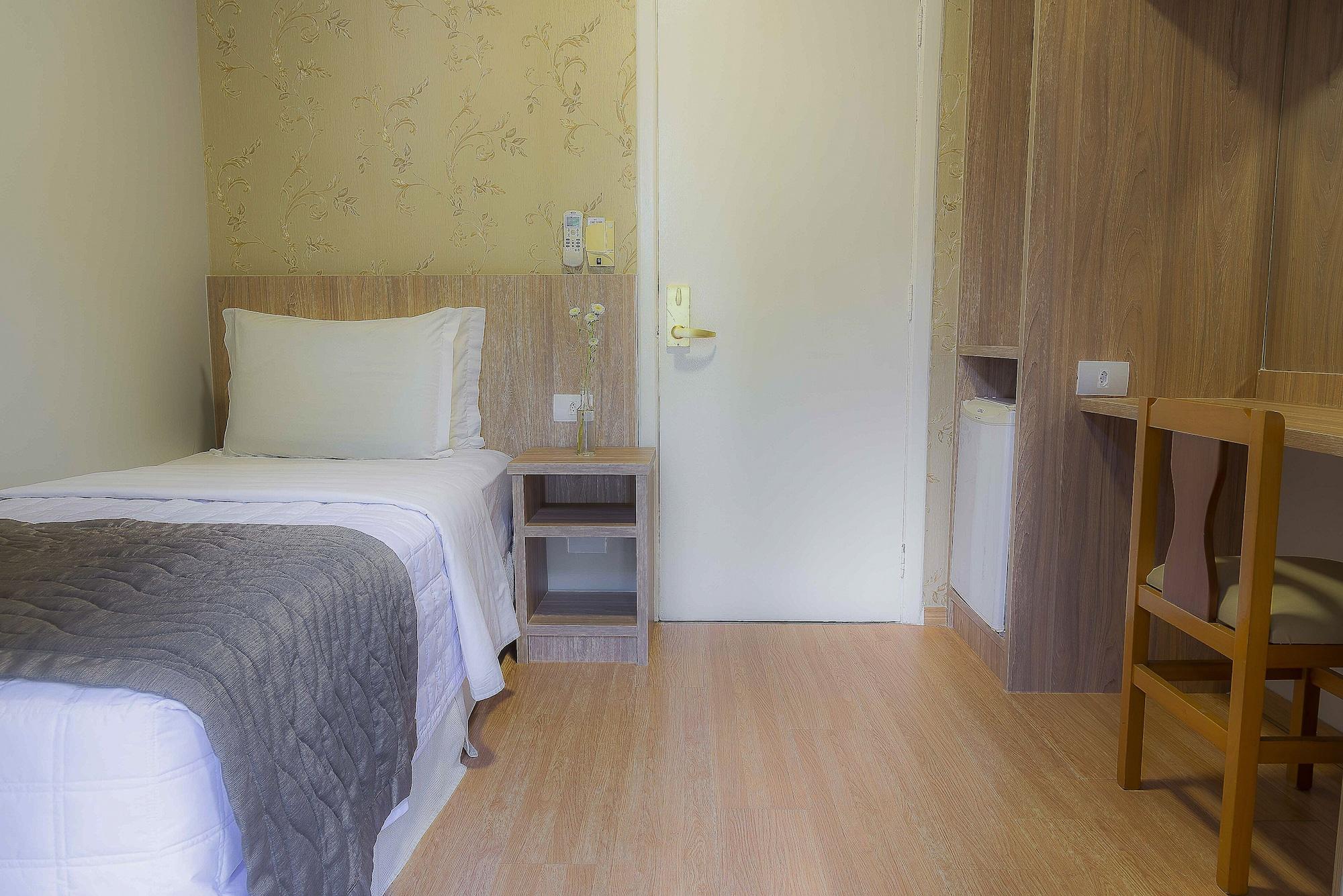 Hotel Rafain Centro Фос ду Игуасу Екстериор снимка