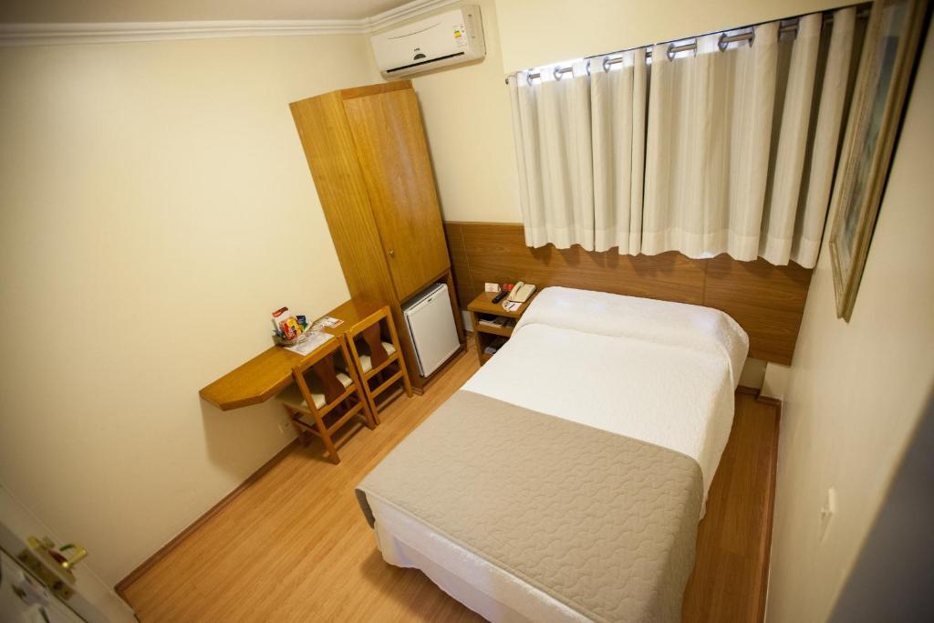 Hotel Rafain Centro Фос ду Игуасу Екстериор снимка