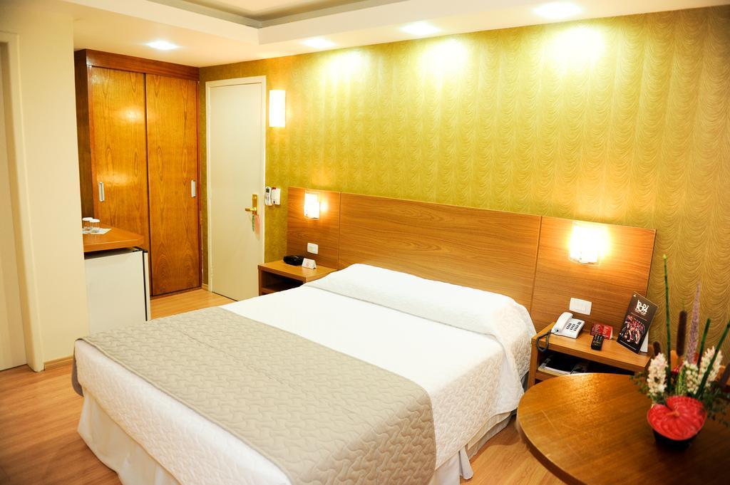 Hotel Rafain Centro Фос ду Игуасу Екстериор снимка