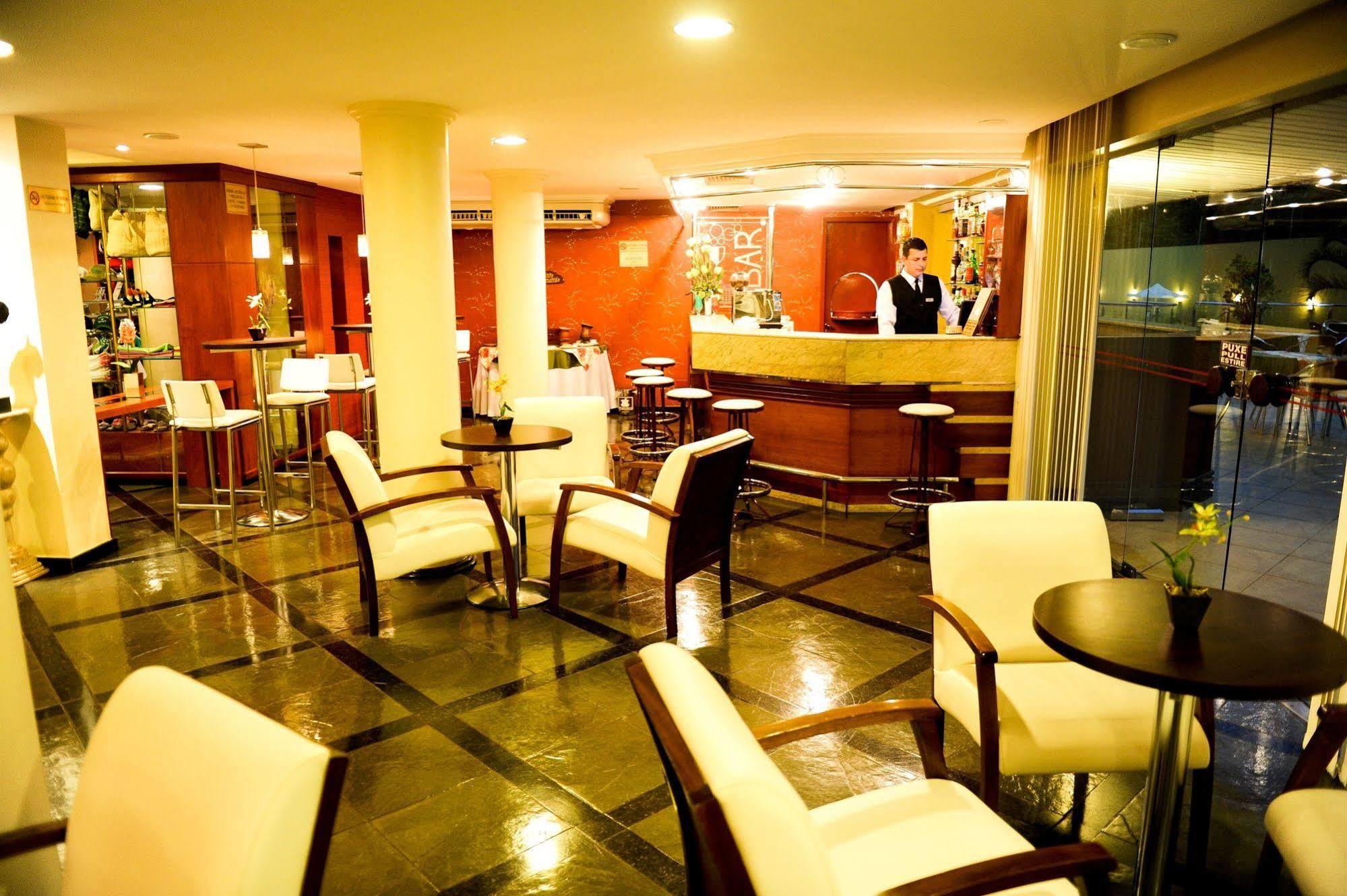 Hotel Rafain Centro Фос ду Игуасу Екстериор снимка